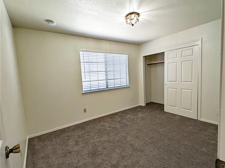 1813 Newport Ave — Photo 24