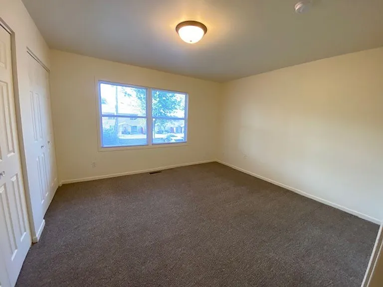 State Place Apartment Homes — Photo 110