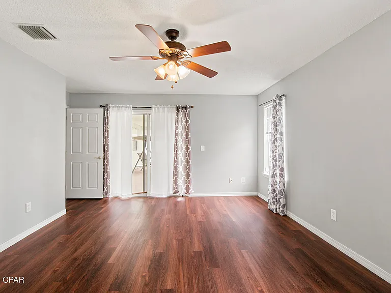 211 Biltmore Pl — Photo 19