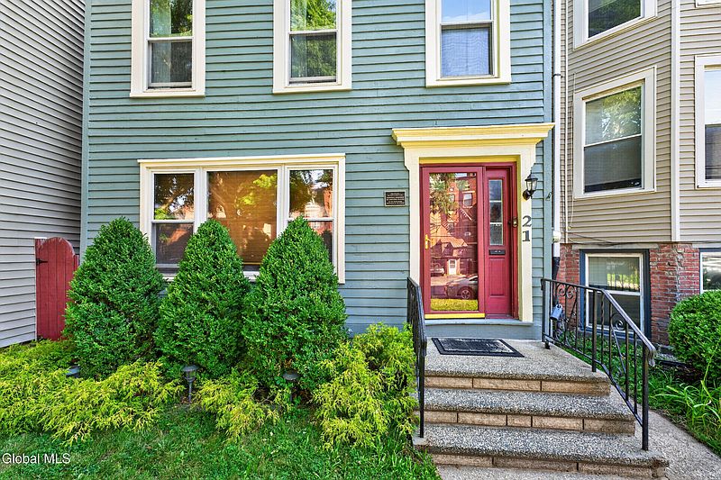 4th image of 21 Western Avenue