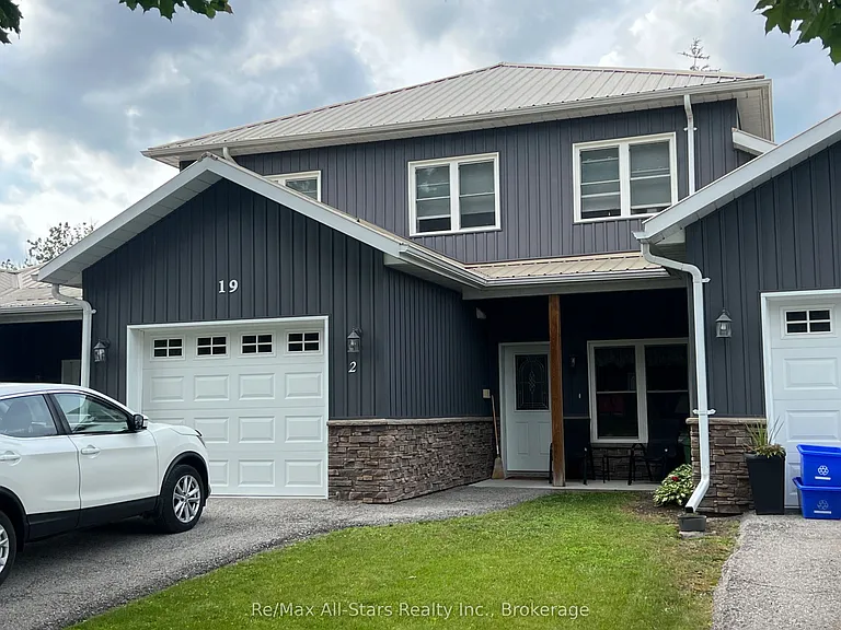 19 Queen St #4 — Photo 1