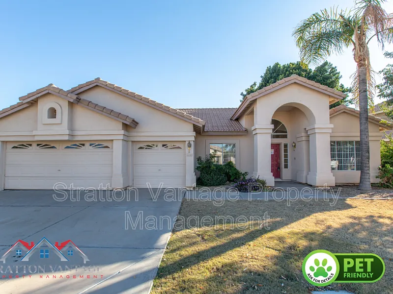 4 bed, 2.5 bath, 2400 sqft, $2,700 — Photo 1