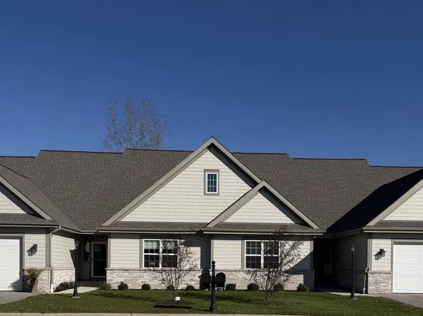 1797 Cedar Ridge DRIVE #215-2, Slinger, WI 53086