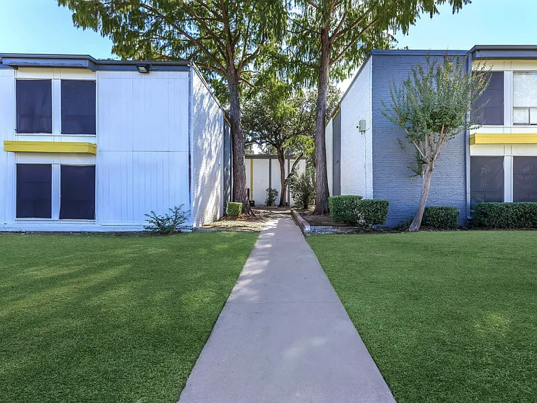 The Hayes Apartments — Photo 14