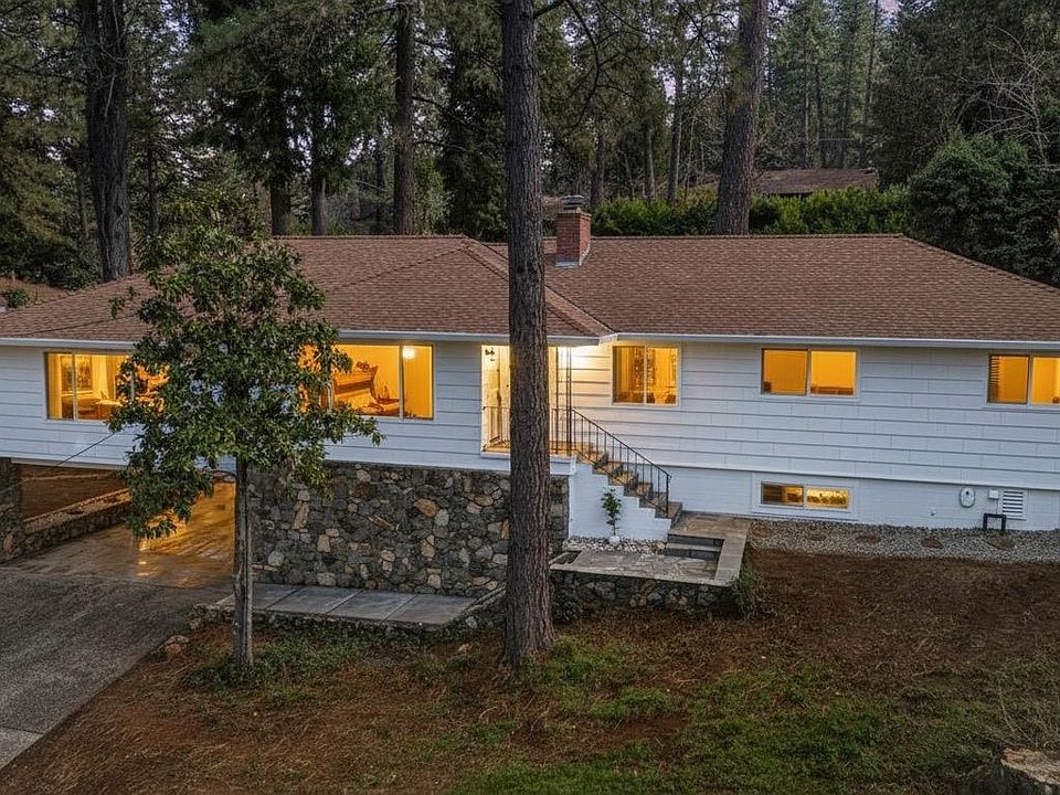 1st image of 10365 Hanging Wall Dr
