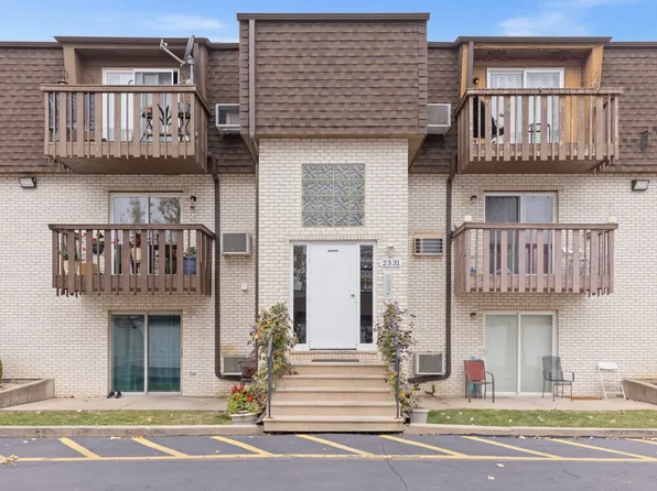 2331 Bicentennial Ave APT 11, Crest Hill, IL 60403