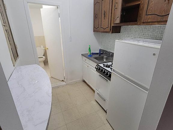 5th image of 418 E 73rd St #2EF