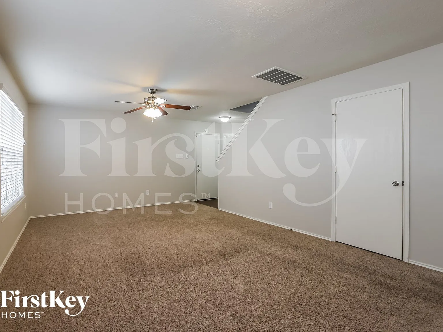4 bed, 2.5 bath, 1800 sqft, $1,900 — Photo 4