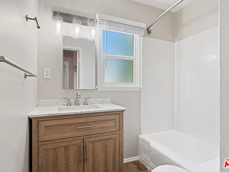 815 Crestmoore Pl — Photo 13