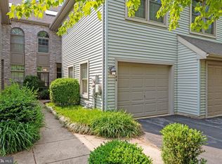 184 Crescent Dr, Hershey, PA 17033