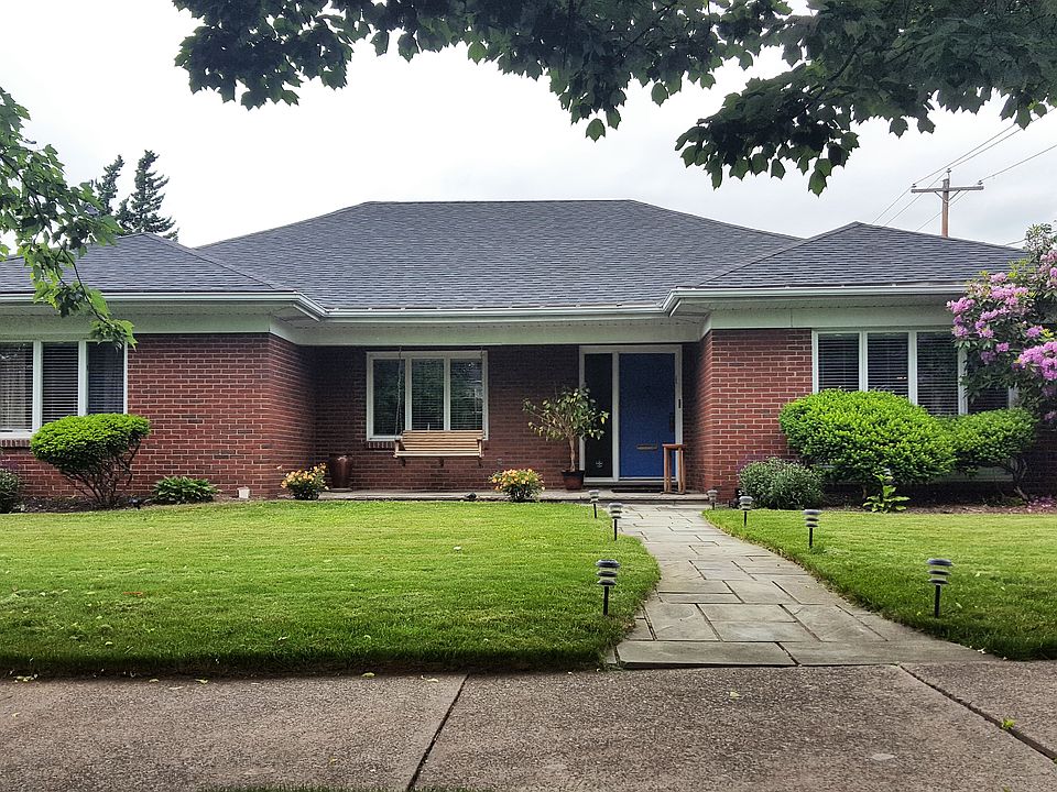 Front of House on Warren St