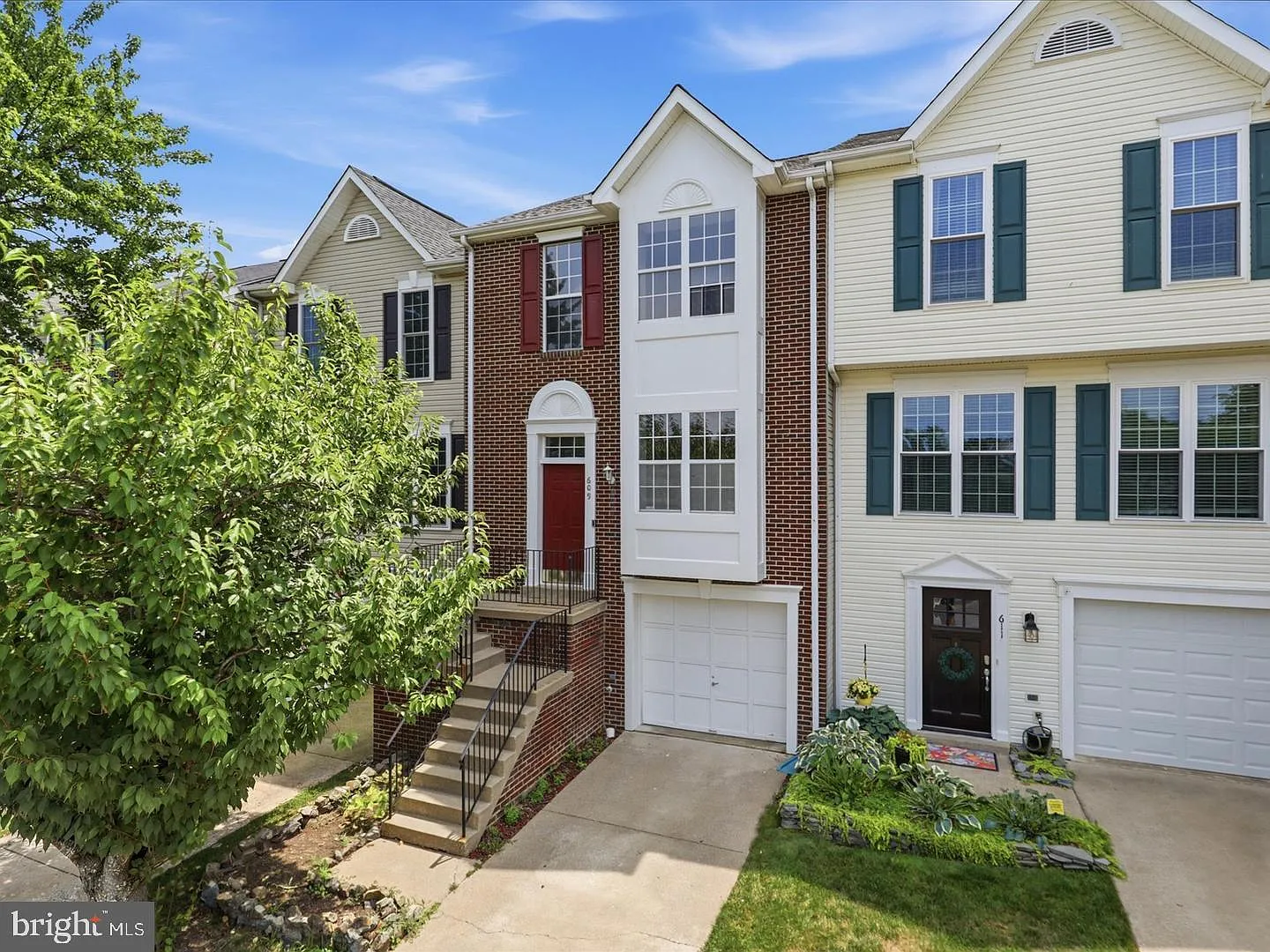 3 bed, 4.0 bath, 1668 sqft, $2,950 — Photo 3