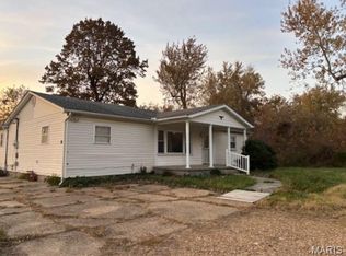 6 W Taylor St, Dexter, MO 63841