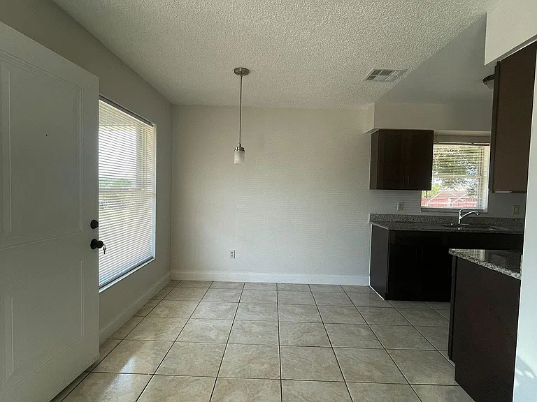 3519 Benito Juarez Cir — Photo 7
