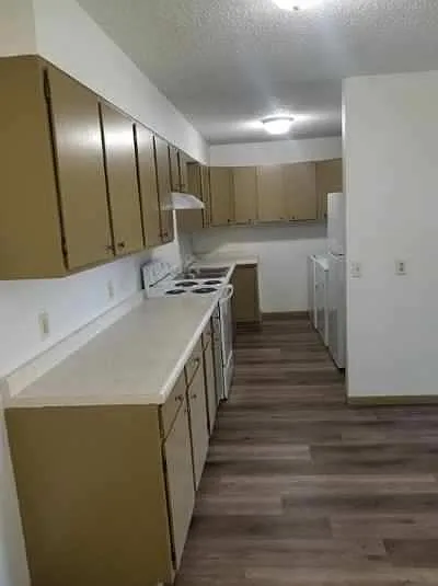 1112 Oakview Dr #6 — Photo 3