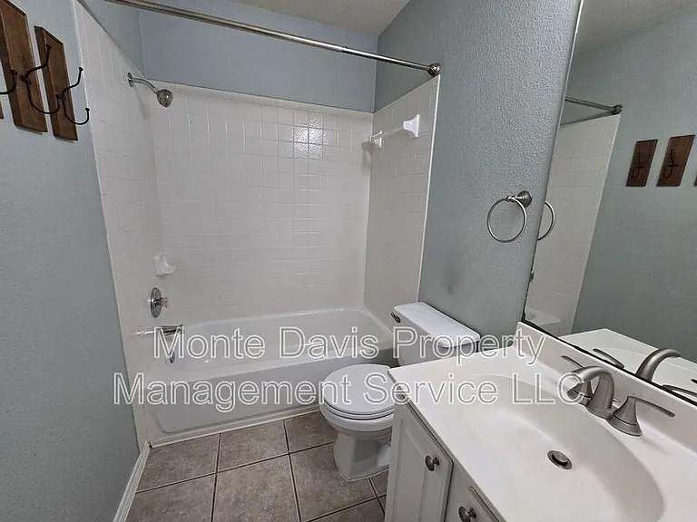 14309 Ballycastle Trl — Photo 32