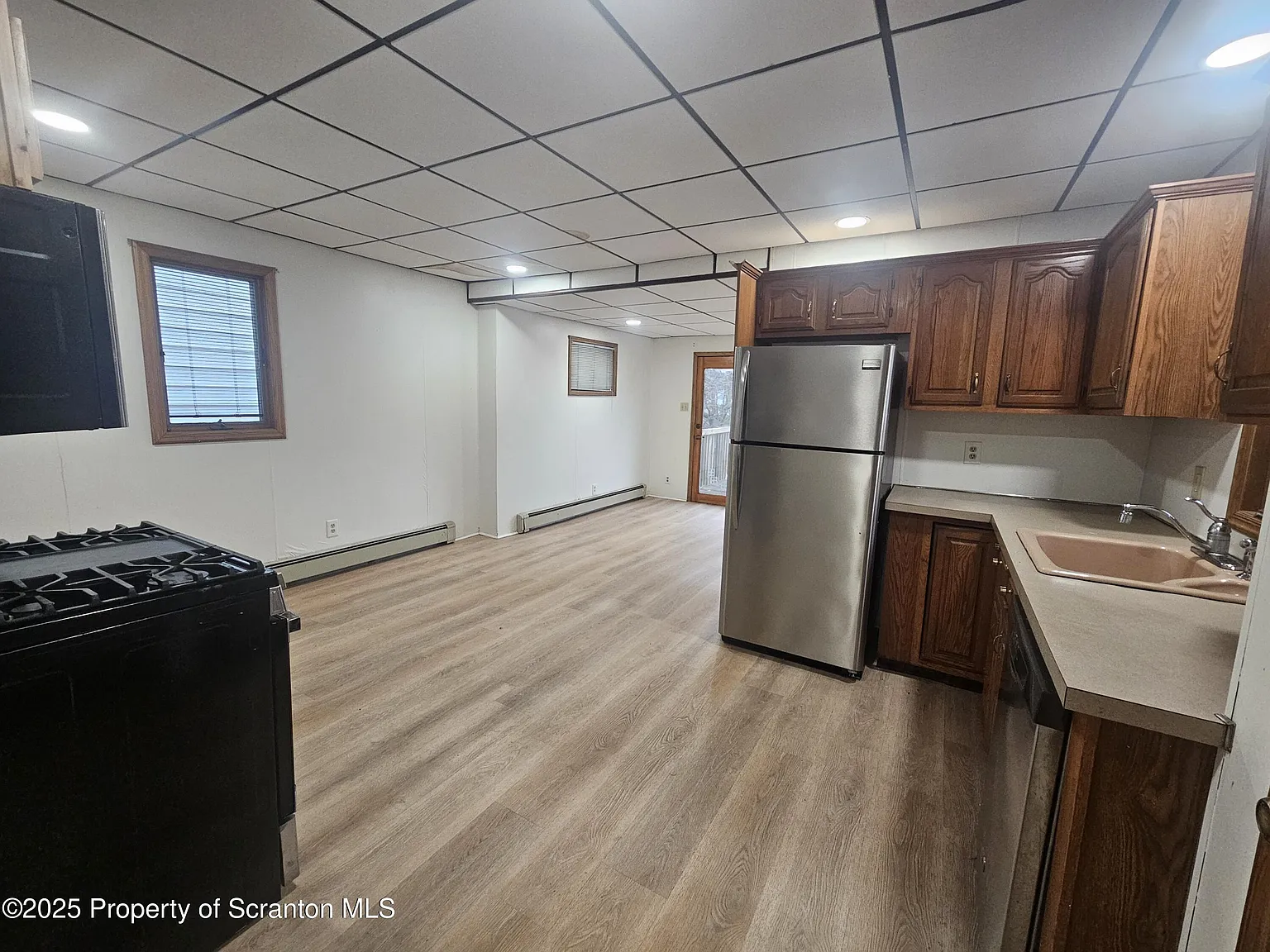 3 bed, 2.0 bath, 1200 sqft, $1,600 — Photo 4