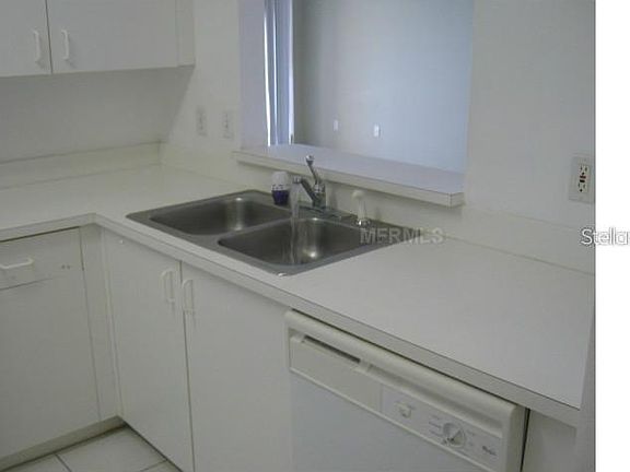 4th image of 516 Villa Del Sol Cir APT 202