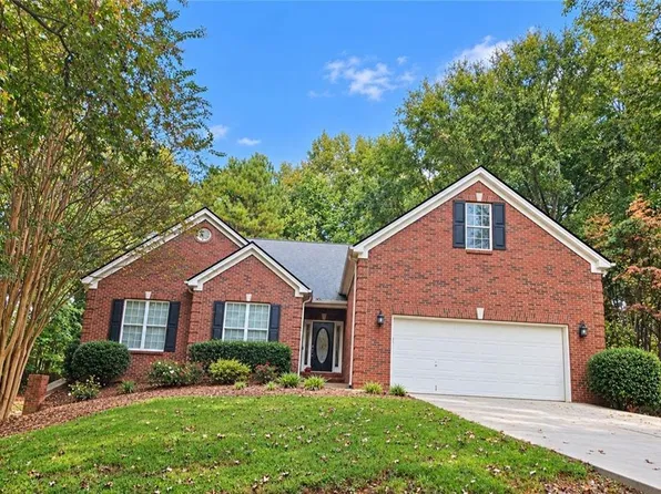 1271 Harvest Ln, Hoschton, GA 30548