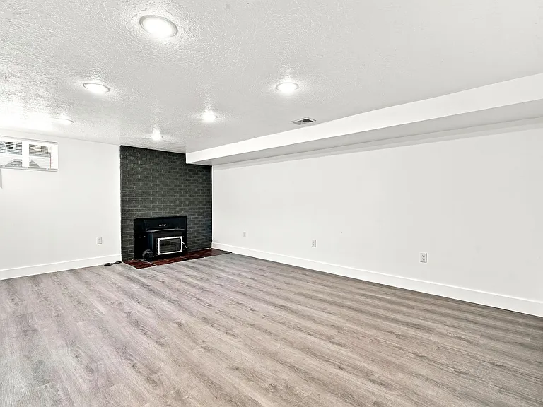 5256 S 2000 W — Photo 20