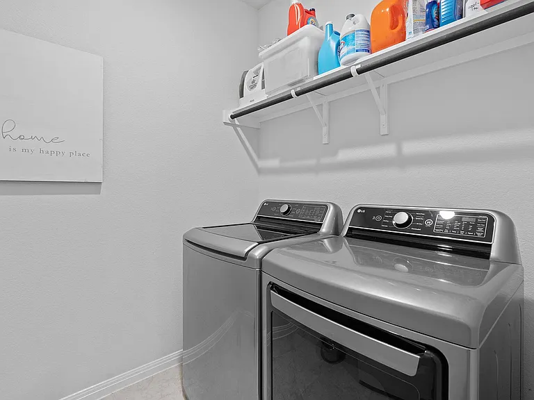 179 Kings Canyon Dr — Photo 22