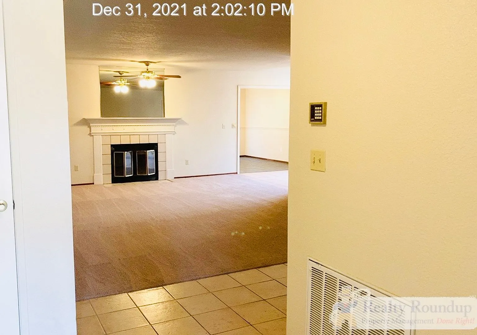 2 Bedroom, 2 Bathroom Home with a Den/Office — Photo 2