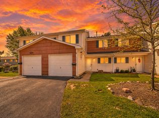 526 Alton Ct, Carol Stream, IL 60188