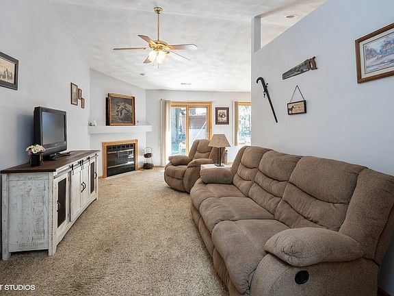 2nd image of 4535 Erickson Dr
