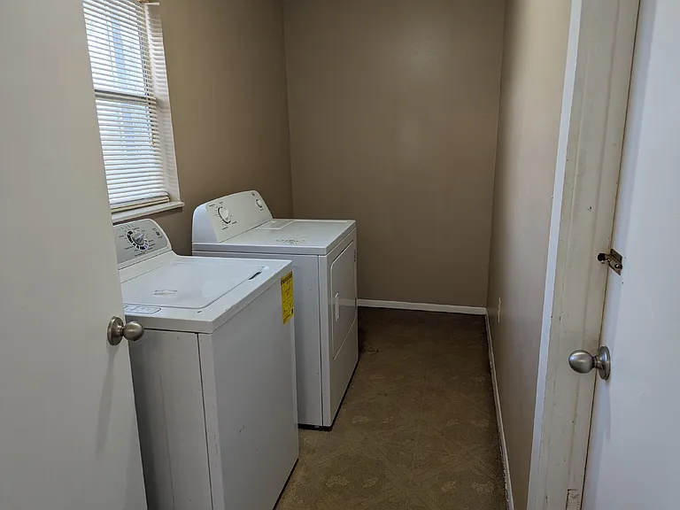 883 Bartel Ln — Photo 7