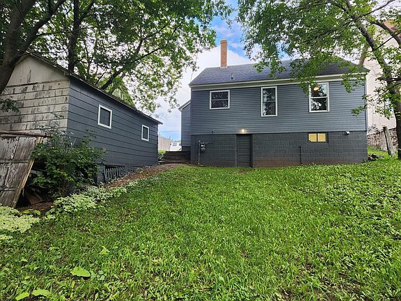 3rd image of 610 N Lincoln Dr