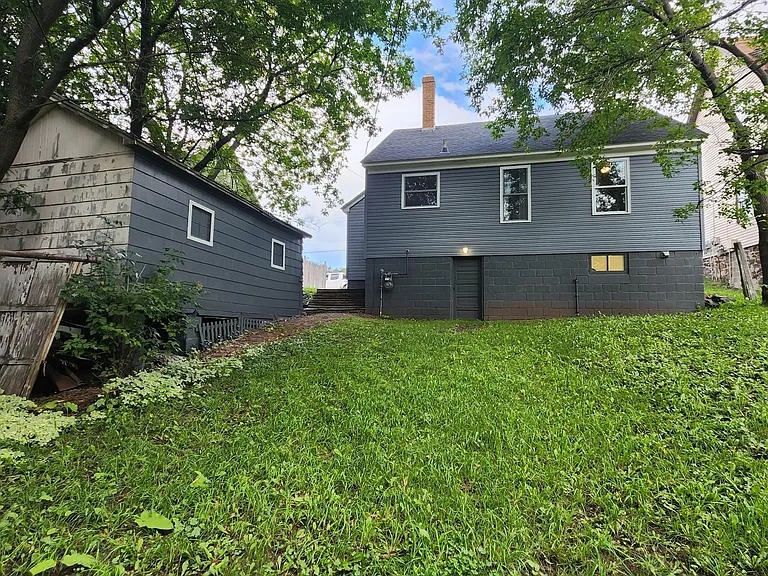 610 N Lincoln Dr — Photo 3
