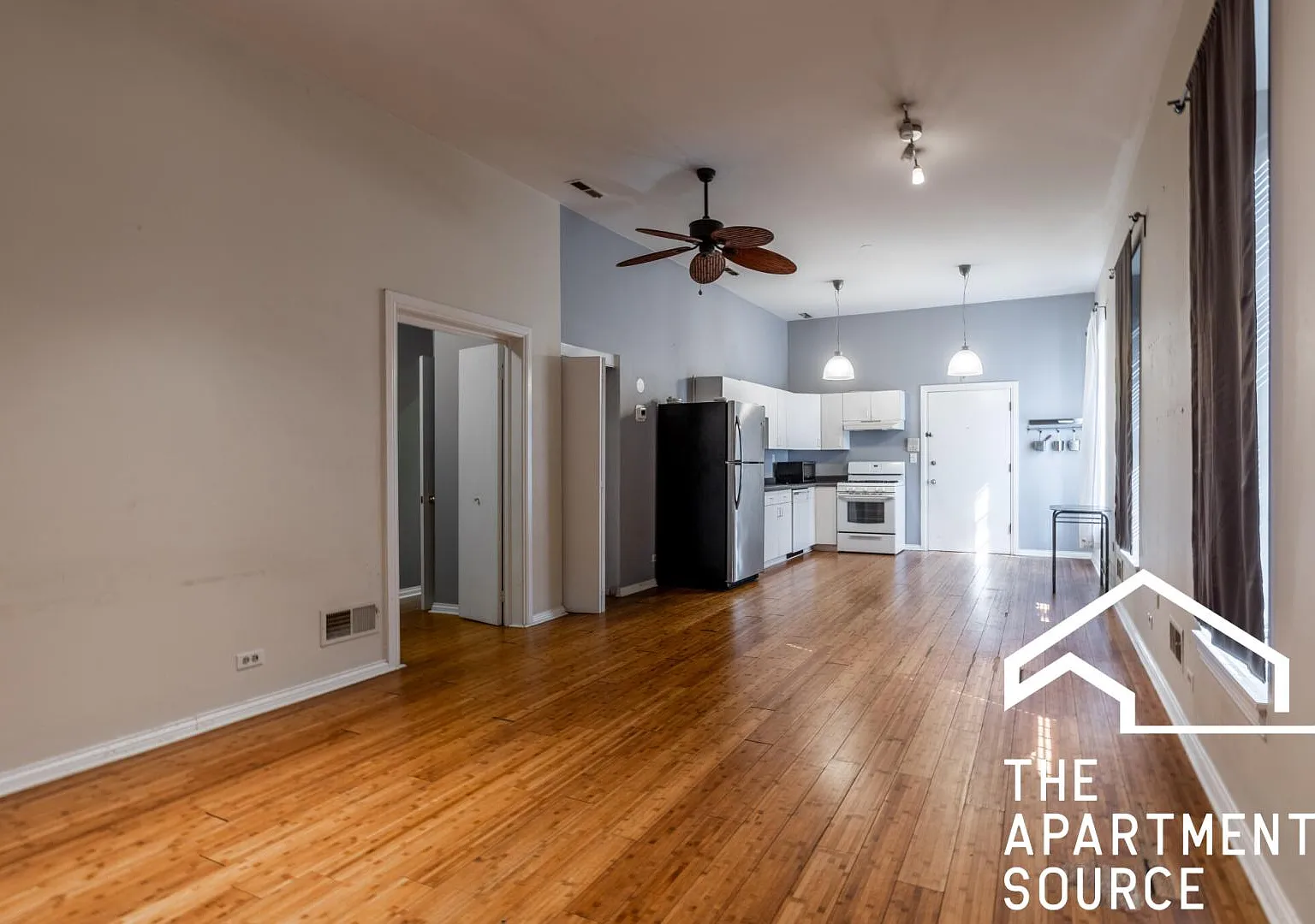 646 N Damen Ave — Photo 1