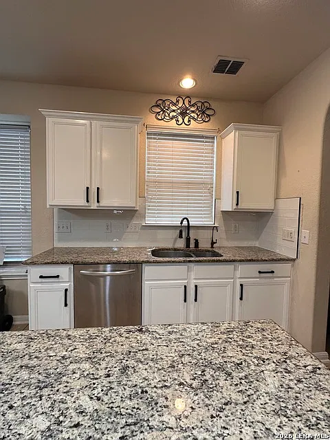 5 bed, 3.5 bath, 2992 sqft, $3,050 — Photo 4