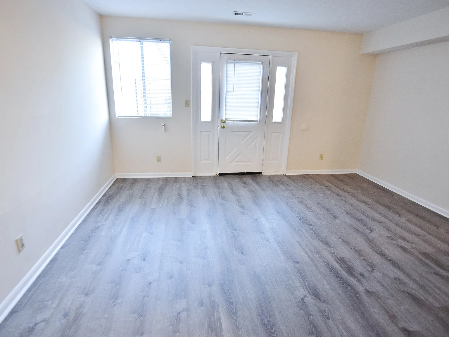 2 bed, 900 sqft, $1,095 — Photo 3