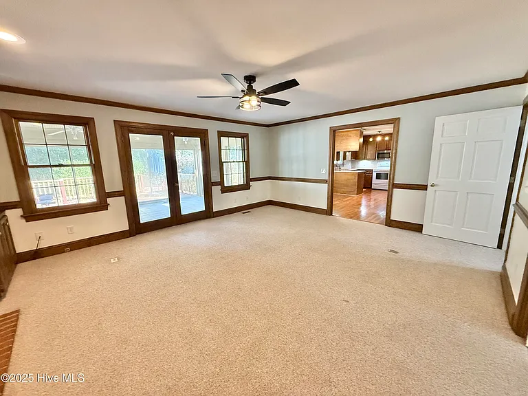 703 Daventry Dr — Photo 29