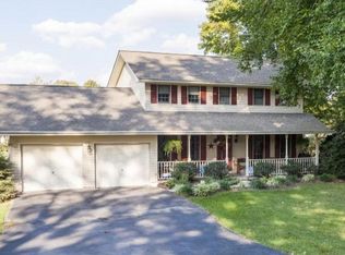 1219 Plantation Dr, Johnson City, TN 37604