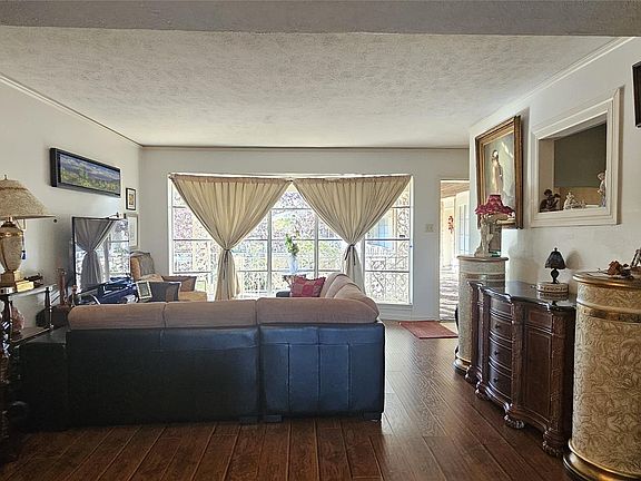 4th image of 2727 Briarhurst Dr APT 25