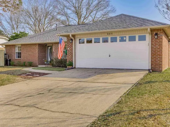 905 Broken Arrow Ln, Cantonment, FL 32533