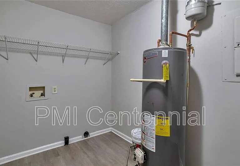 484 Evergreen Dr — Photo 9