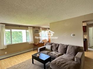 2740 Rosalyn Ct APT 301, New Hope, MN 55427