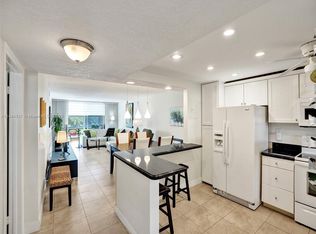 9410 N Hollybrook Lake Dr APT 104, Pembroke Pines, FL 33025