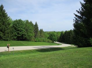 W232S6900 Millbrook Cir E, Big Bend, WI 53103