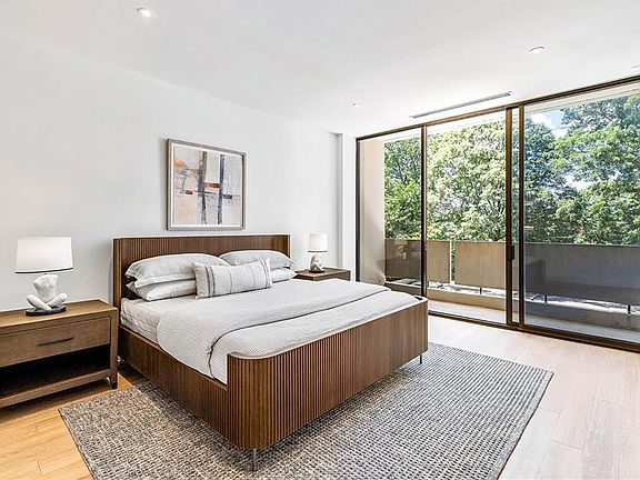 3rd image of 2575 Peachtree Rd NE #6G