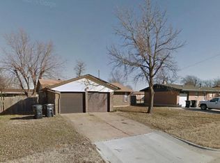629 SW 13th St, Moore, OK 73160