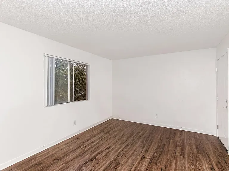 Crystal Pointe — Photo 26