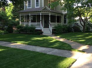 32 S Wright St, Naperville, IL