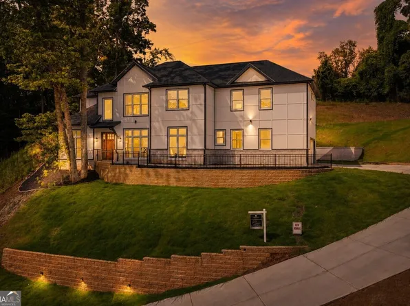 1238 Bloomsbury Ln, Gainesville, GA 30501