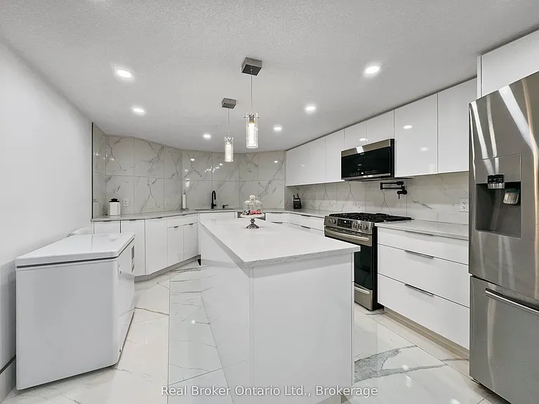 19 Zavarella Ct — Photo 22