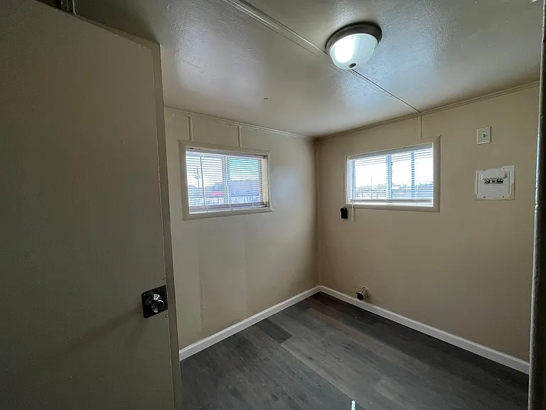 606 D Ave #606 — Photo 12