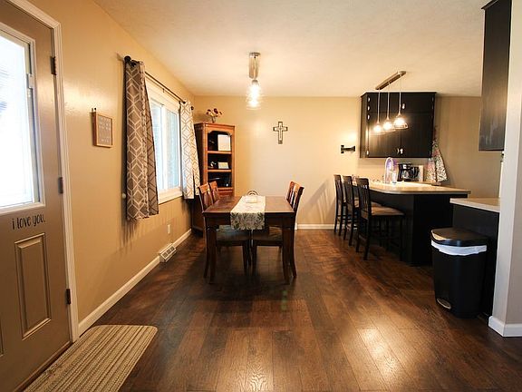 5th image of 2641 Robin Rd